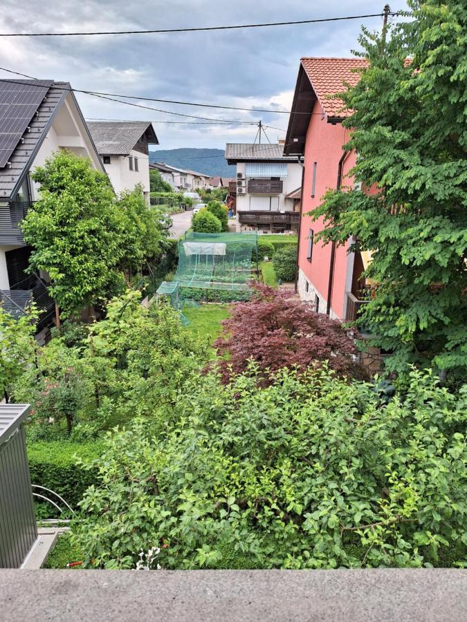 Guesthouse Flower Ljubljana Bagian luar foto