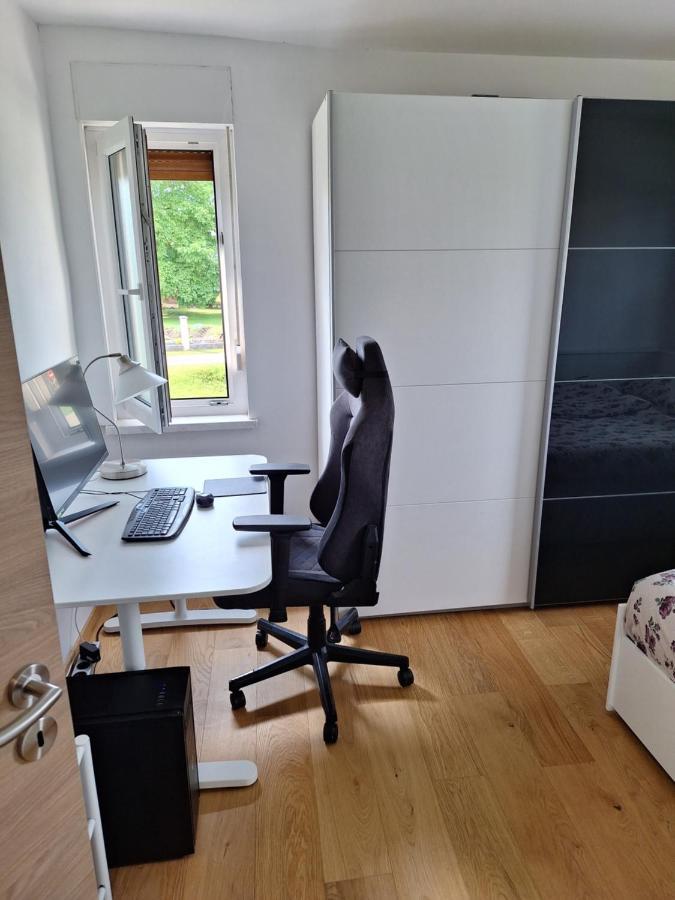 Guesthouse Flower Ljubljana Bagian luar foto