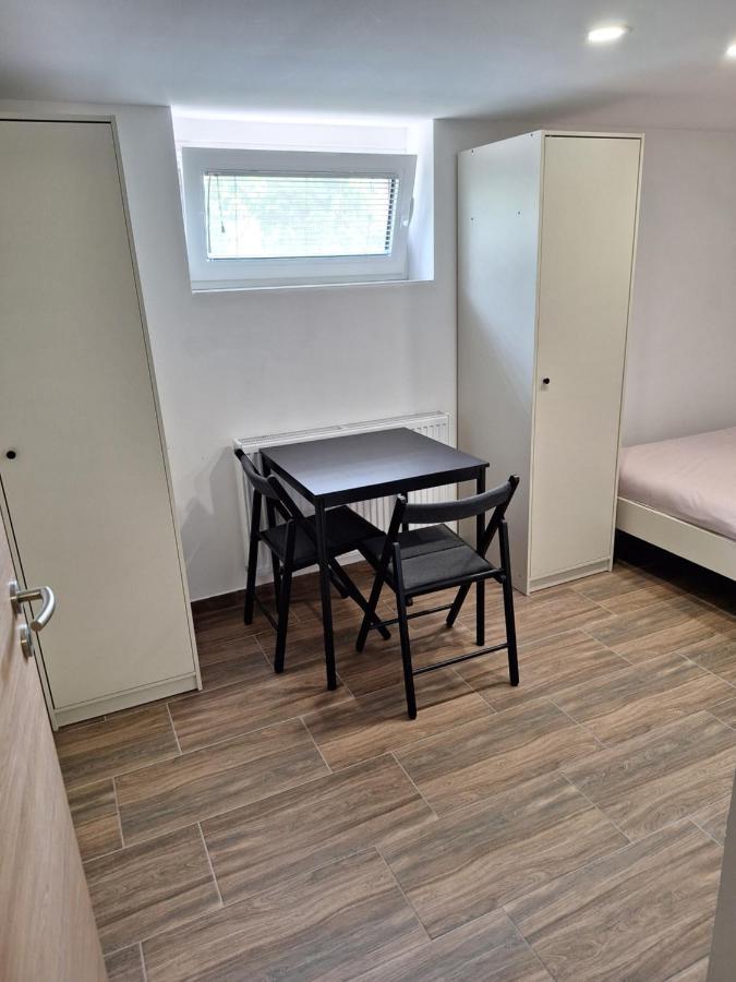Guesthouse Flower Ljubljana Bagian luar foto