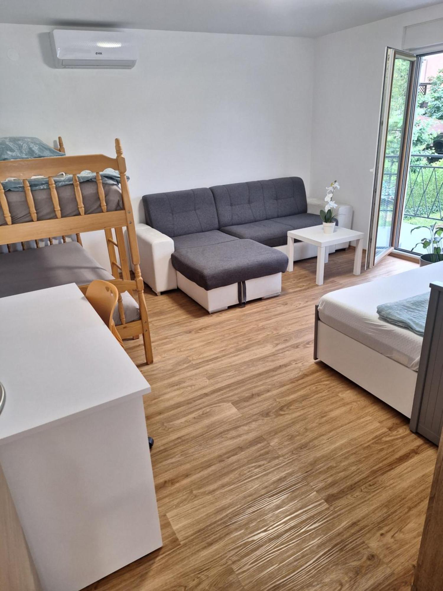 Guesthouse Flower Ljubljana Bagian luar foto