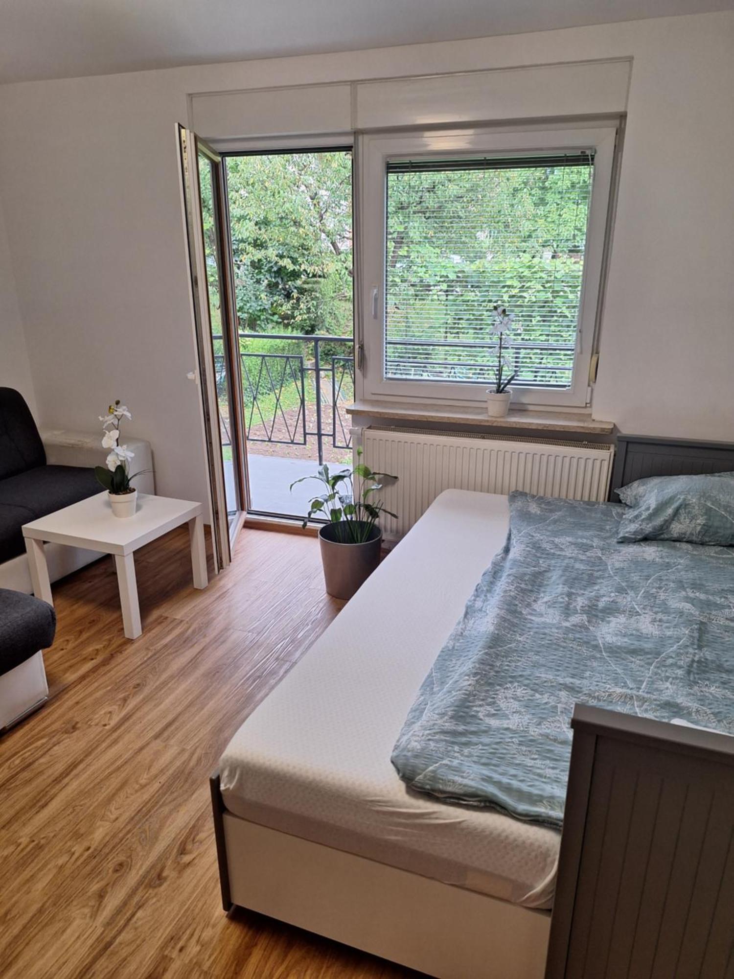 Guesthouse Flower Ljubljana Bagian luar foto